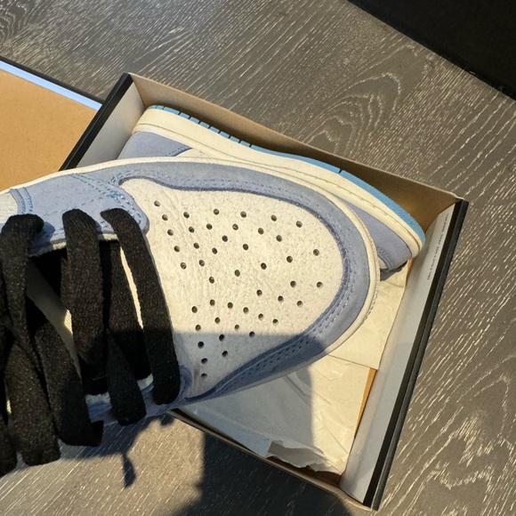 Jordan 1 Unc Retro High - Picture 3 of 8